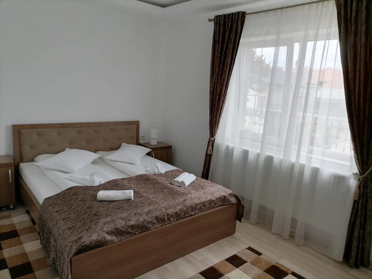 Casa Mirandre Apartman Hátszeg Kültér fotó